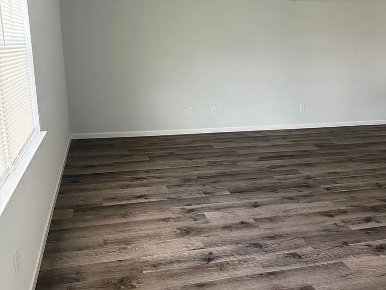 138 Delano Dr — Photo 11