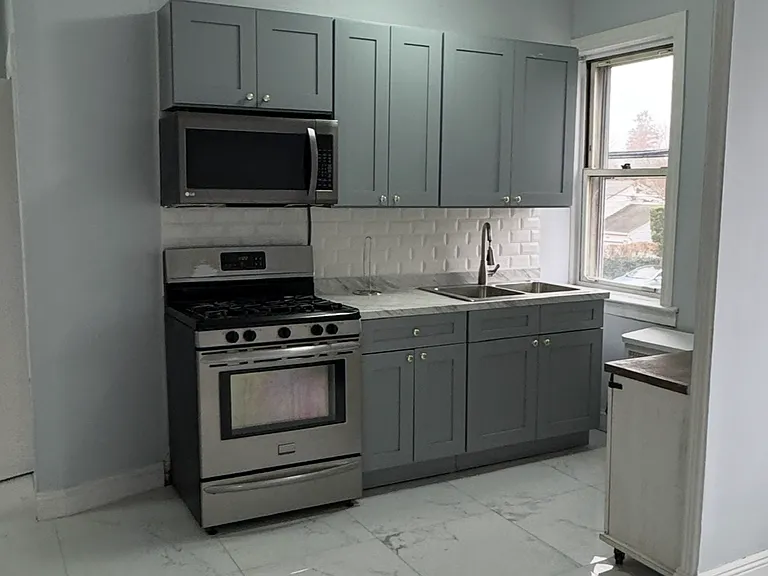 201 Colony St #1 — Photo 2