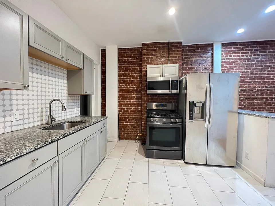 938 W Side Ave #2