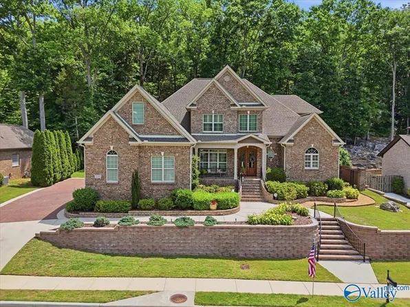 7057 Pale Dawn Pl SE, Owens Cross Roads, AL 35763