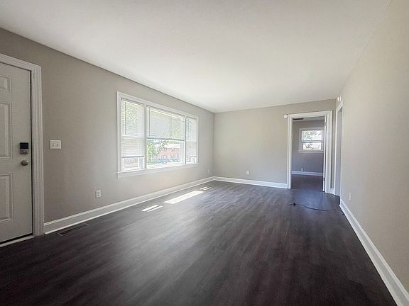 3rd image of 1335 Woodland Ave