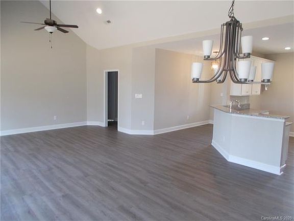 2nd image of 611 Schuyler Ave
