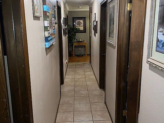 5th image of 400 E 5th Ave