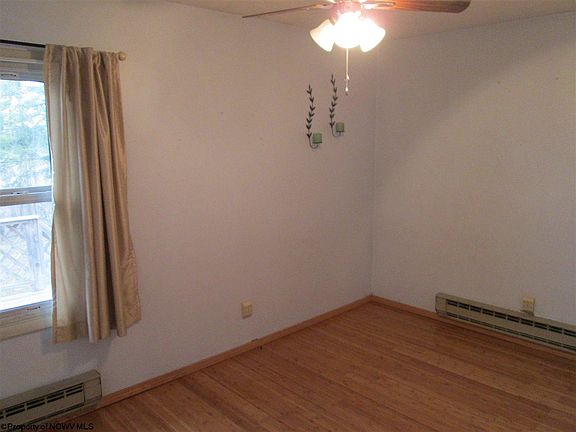 4th image of 682 Teaberry Hills Ln