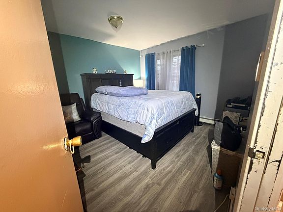 4th image of 892 Blake Avenue