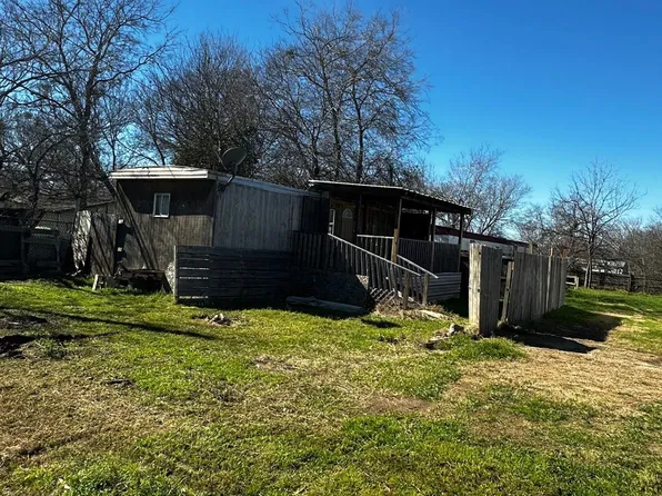 1513 Hough Ave, Adkins, TX 78101