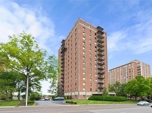 816 S Hanley Rd APT 7A, Saint Louis, MO 63105