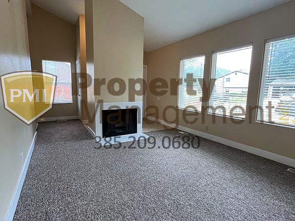 5th image of 2091 E Donegal Cir