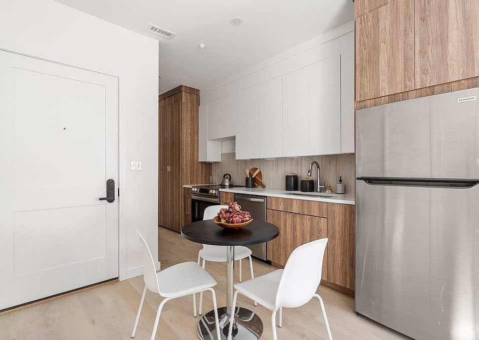 87 Oxford St Lynn MA Zillow