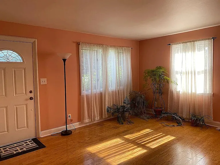 61 Duley Ave — Photo 6