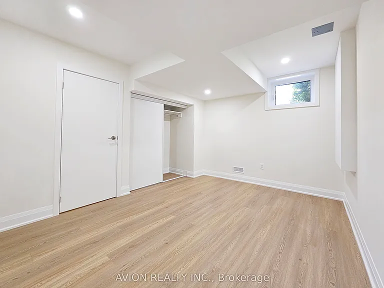 6 Plantain Ln #BASEMENT — Photo 9