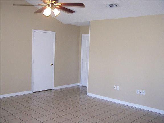 2nd image of 5068 Dueling Oaks Dr
