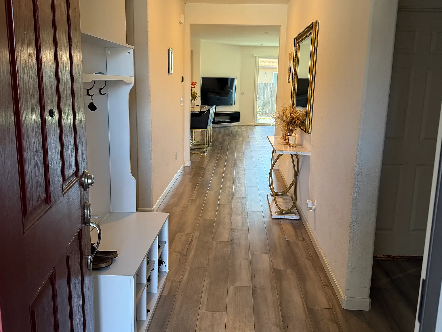 4 bed, 1934 sqft, $2,990 — Photo 4