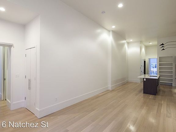 3rd image of 516 Natchez St #200