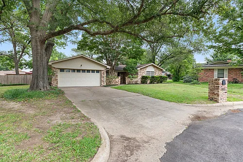105 Wisteria Ct Photo 1