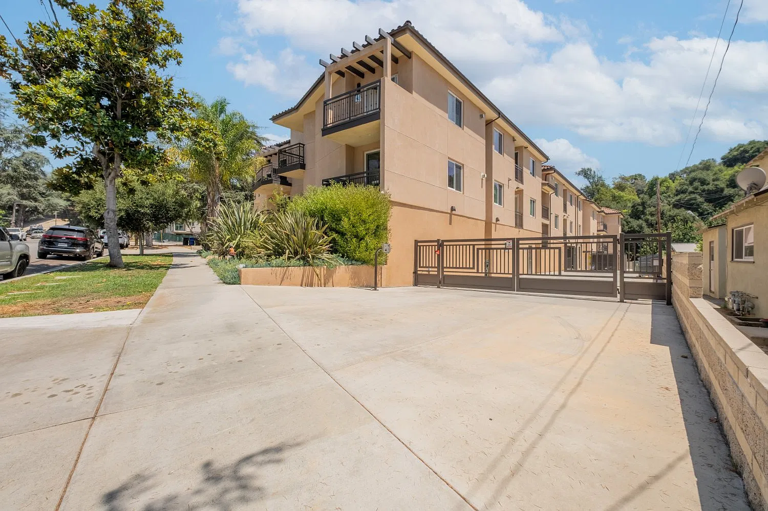 2 bed, 1545 sqft, $4,350 — Photo 3