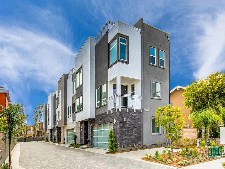 2068 Maple Ave #C — Photo 8
