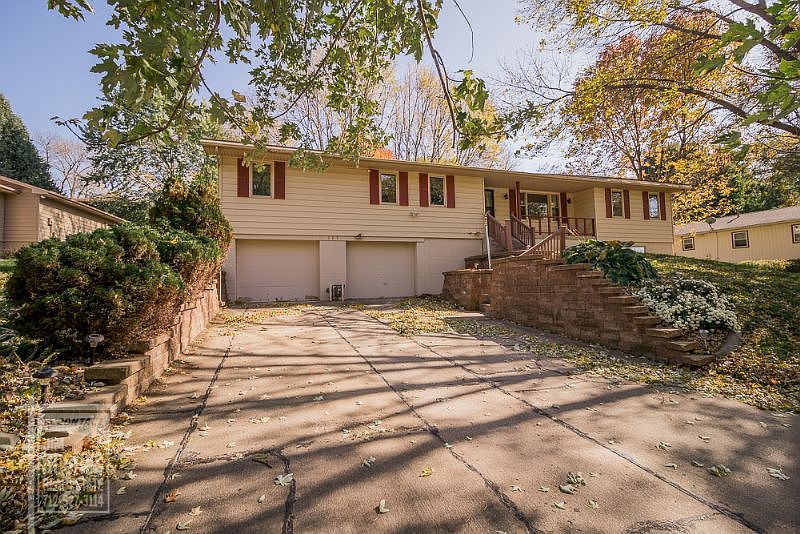1st image of 905 Valleyway Dr