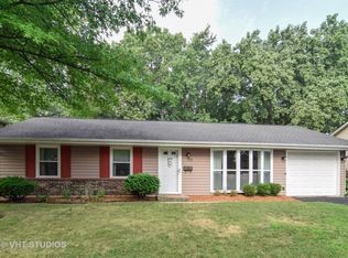 752 Springfield Dr, Roselle, IL 60172