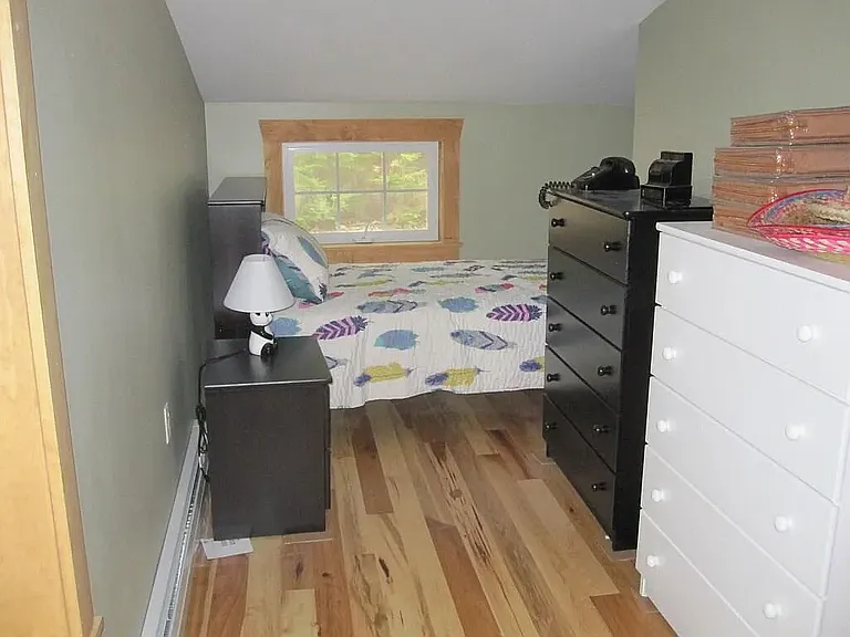2nd floor bedroom twins-great for grandkids.