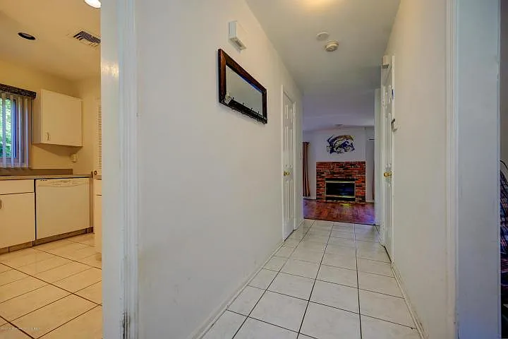 208 Pear Dr — Photo 7