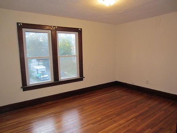 5th image of 225-227 E Blake Ave