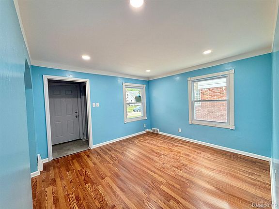 5th image of 8167 House St
