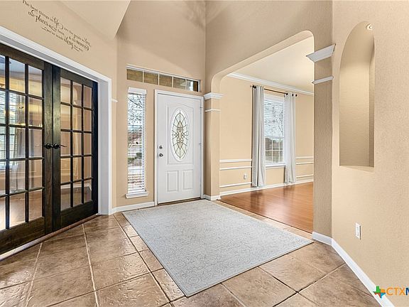 5th image of 875 Rolling Hills Dr