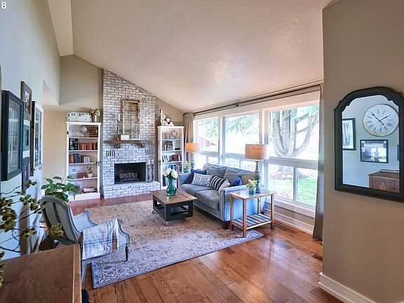 3rd image of 2273 SE Willow Ct