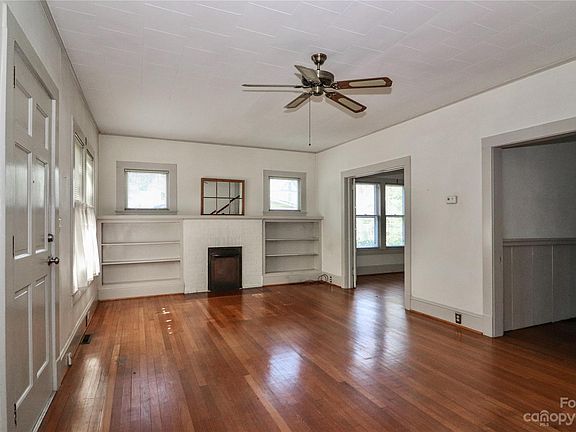 4th image of 144 N Elm St