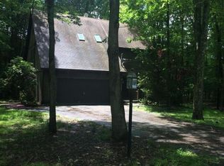 122 Hells Kitchen Ct, Drums, PA 18222