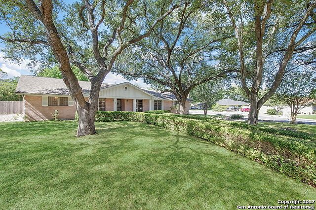 1st image of 402 Balfour Dr