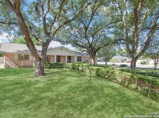 402 Balfour Dr, Windcrest, TX 78239