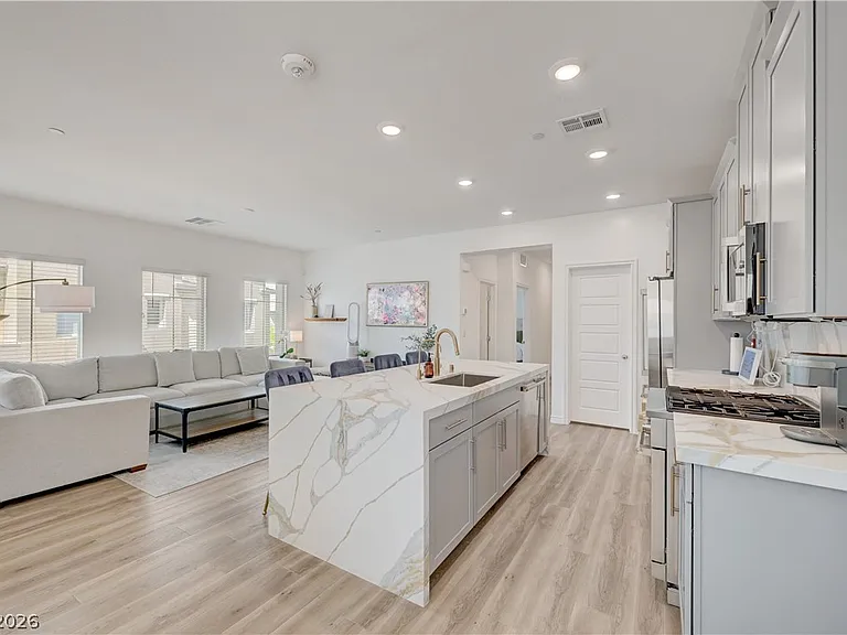 600 N Carriage Hill Dr #2084 — Photo 8