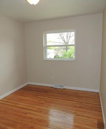 5th image of 6941 Magnolia Ave