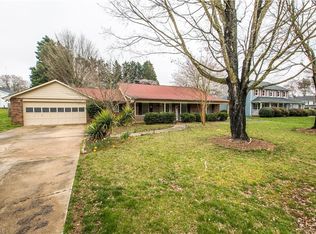 1304 Linview Dr, Kernersville, NC 27284