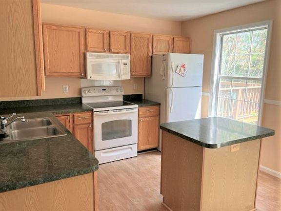 2nd image of 307 Clint Ln