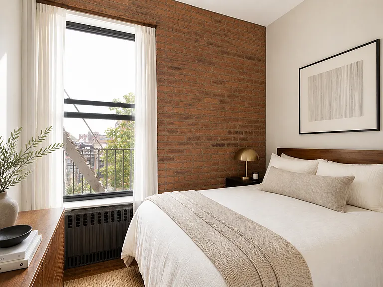 236 E 5th St #5H — Photo 6