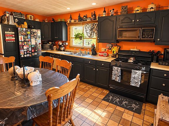 5th image of 5343 Middle Dr