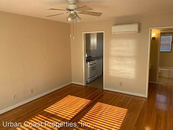 2nd image of 3016 Beech St