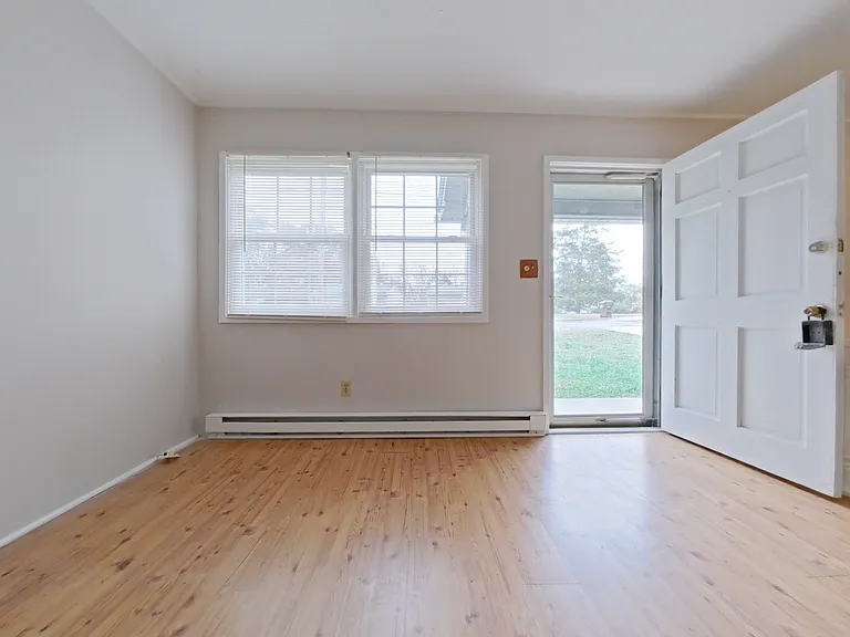 914 Pine Circle Dr — Photo 6
