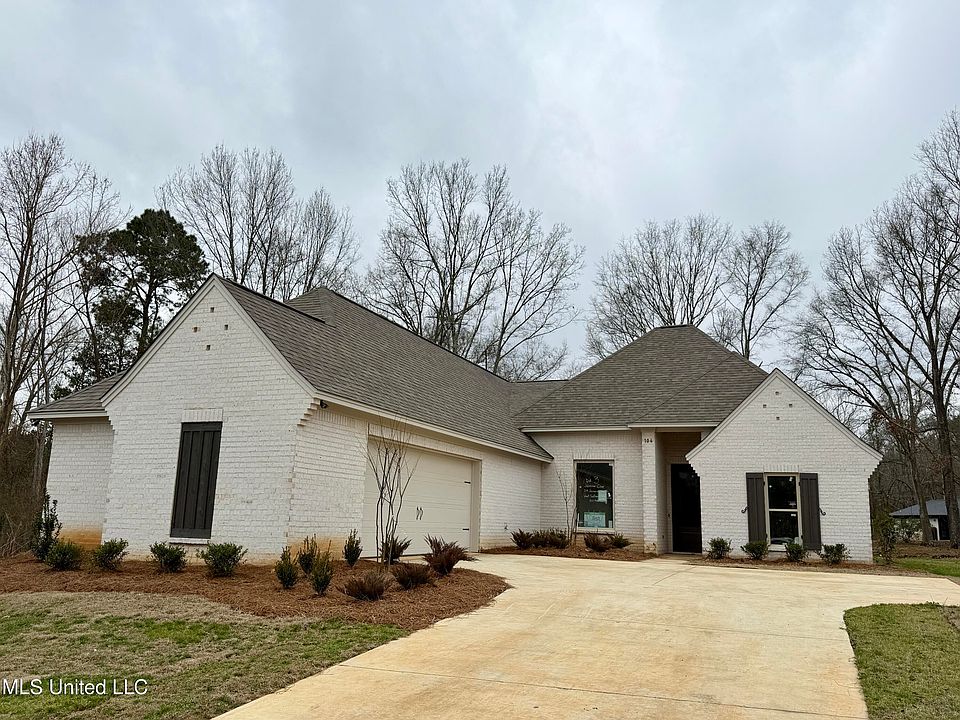 1st image of 104 Jasmine Cove Dr