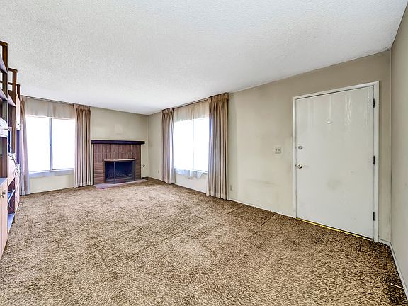 5th image of 861 E Langhorn St