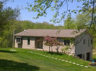 456 Hickory Ridge Ct, Milford, MI 48380