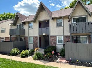 6202 Robinson St APT 3, Overland Park, KS 66202