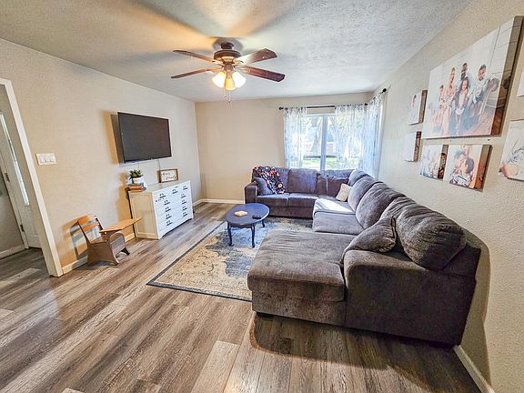 3rd image of 7209 Oakland Ln