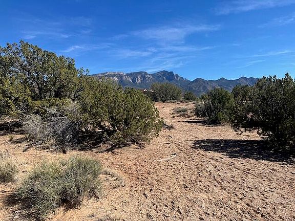 4th image of 29 Desert Mountain Rd