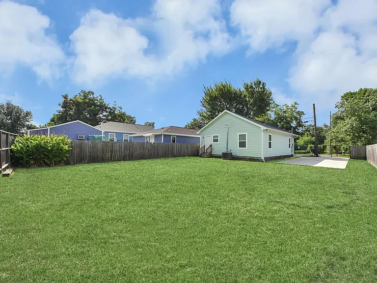 3703 Lila St — Photo 36