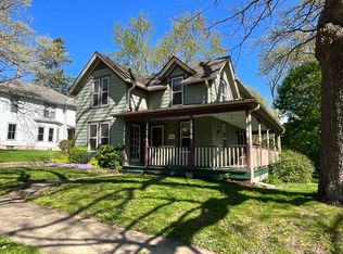 700 Forest Ave, Elgin, IL 60120