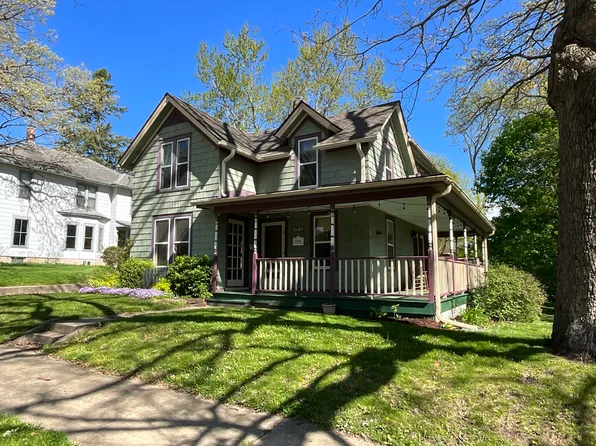 700 Forest Ave, Elgin, IL 60120